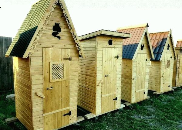 Материалы и размеры деревянного туалета