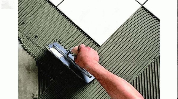Как выбрать клей для монтажа потолочной плитки